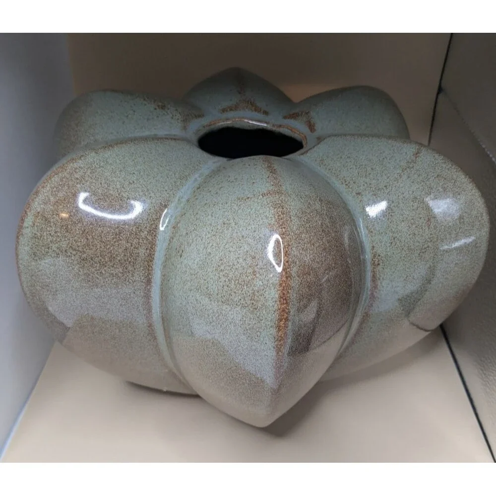 Vintage Haeger Melon‑Shaped Vase 166-70  Blue‑Gray Speckled Glaze – 7.5